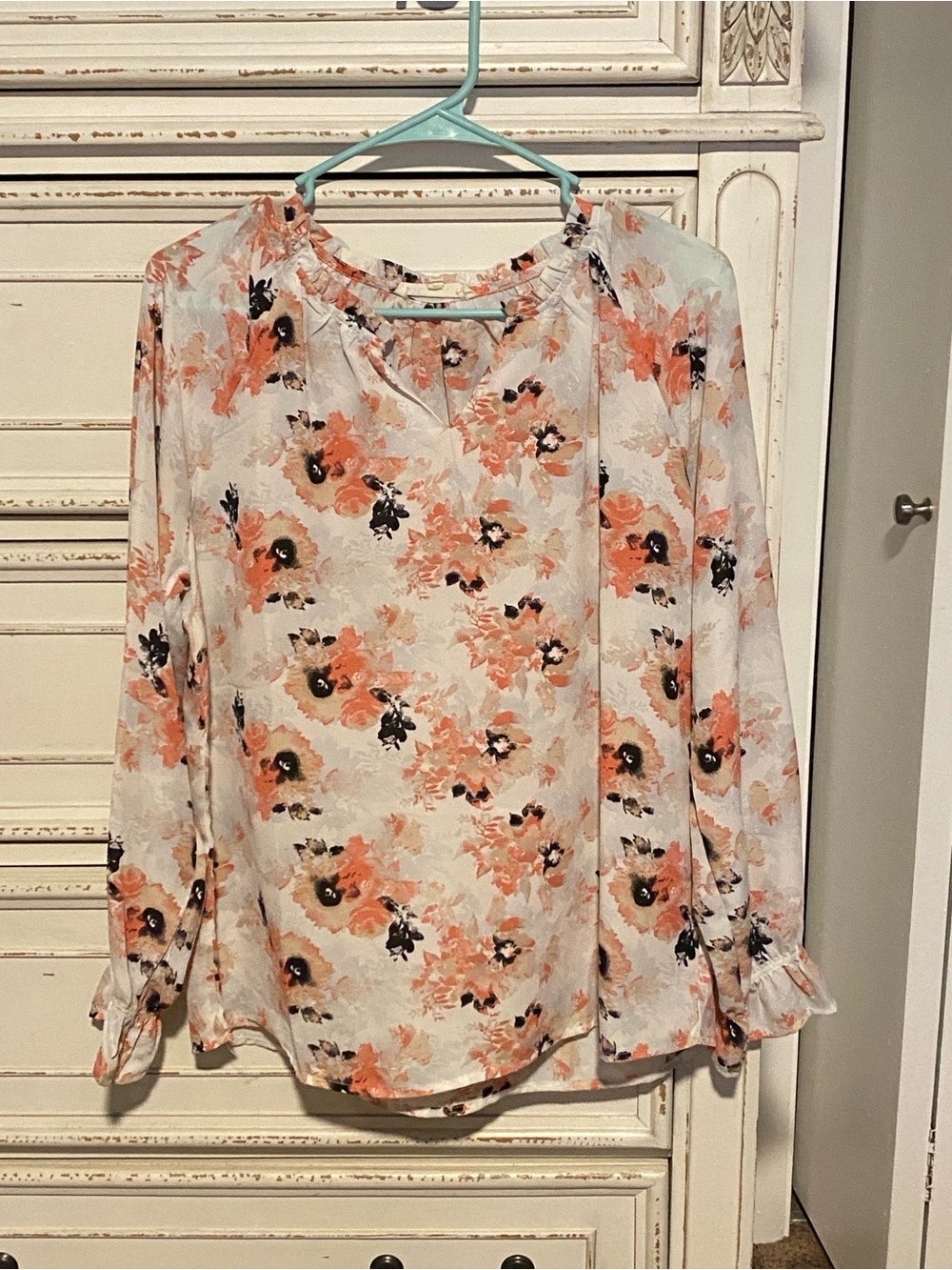 Floral Split-Neck Long Sleeve Blouse in Peach